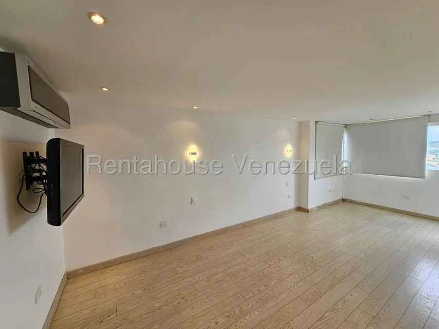 Apartamento (Duplex) en Venta en Los Naranjos del Cafetal, Distrito Metropolitano - 26