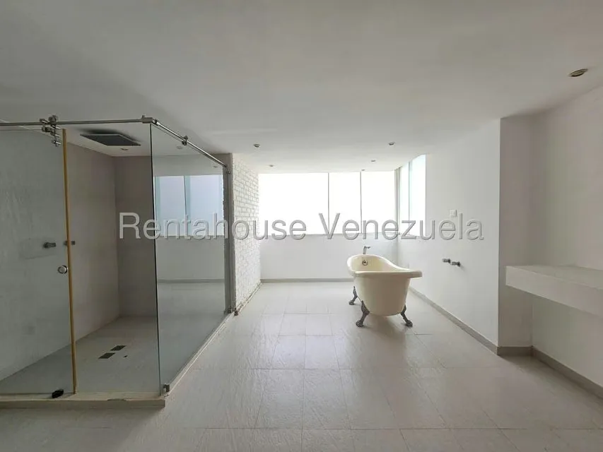 Apartamento (Duplex) en Venta en Los Naranjos del Cafetal, Distrito Metropolitano - 29