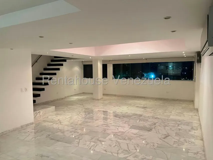 Apartamento (Duplex) en Venta en Los Naranjos del Cafetal, Distrito Metropolitano - 4