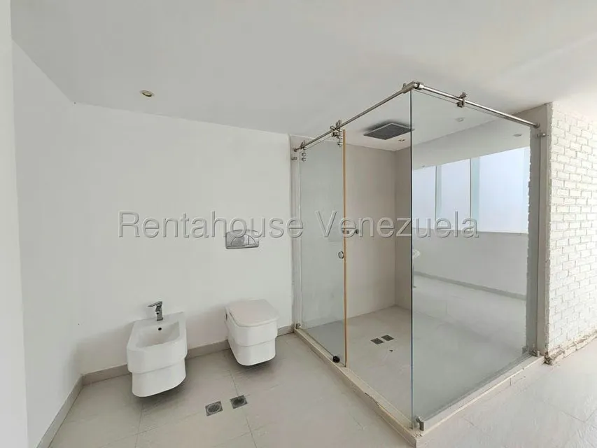 Apartamento (Duplex) en Venta en Los Naranjos del Cafetal, Distrito Metropolitano - 31