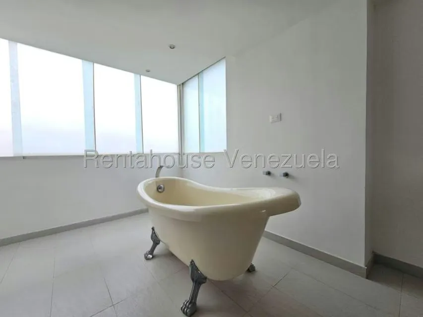 Apartamento (Duplex) en Venta en Los Naranjos del Cafetal, Distrito Metropolitano - 34