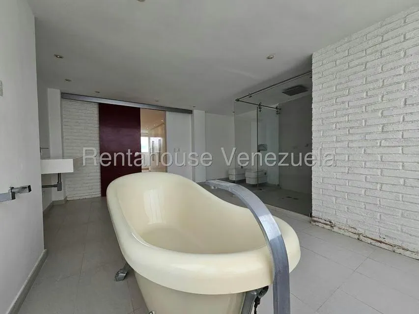 Apartamento (Duplex) en Venta en Los Naranjos del Cafetal, Distrito Metropolitano - 35