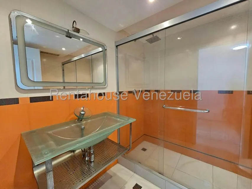 Apartamento (Duplex) en Venta en Los Naranjos del Cafetal, Distrito Metropolitano - 39