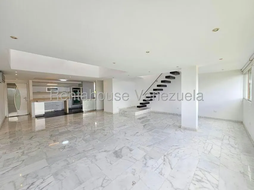 Apartamento (Duplex) en Venta en Los Naranjos del Cafetal, Distrito Metropolitano - 6