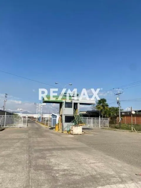 Terreno en Venta - Avenida Diego Iribarren
