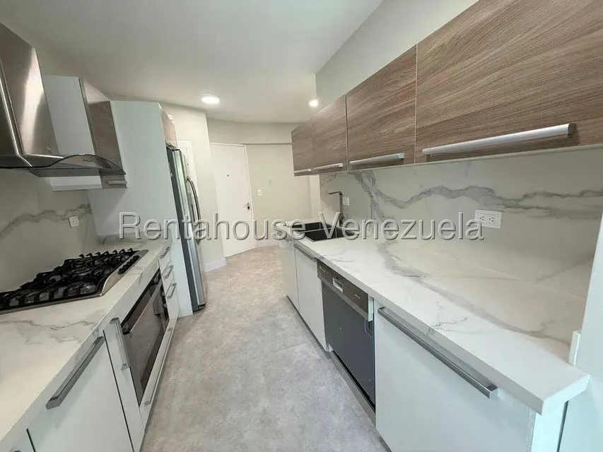 Apartamento (1 Nivel) en Alquiler en Lomas de Las Mercedes, Distrito Metropolitano - 14
