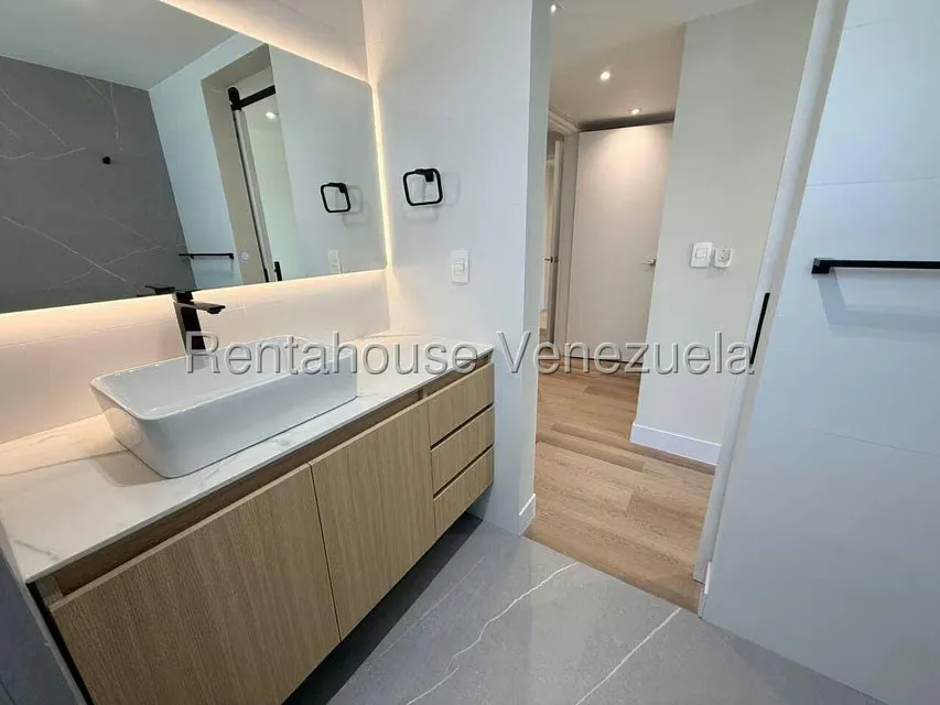 Apartamento (1 Nivel) en Alquiler en Lomas de Las Mercedes, Distrito Metropolitano - 22