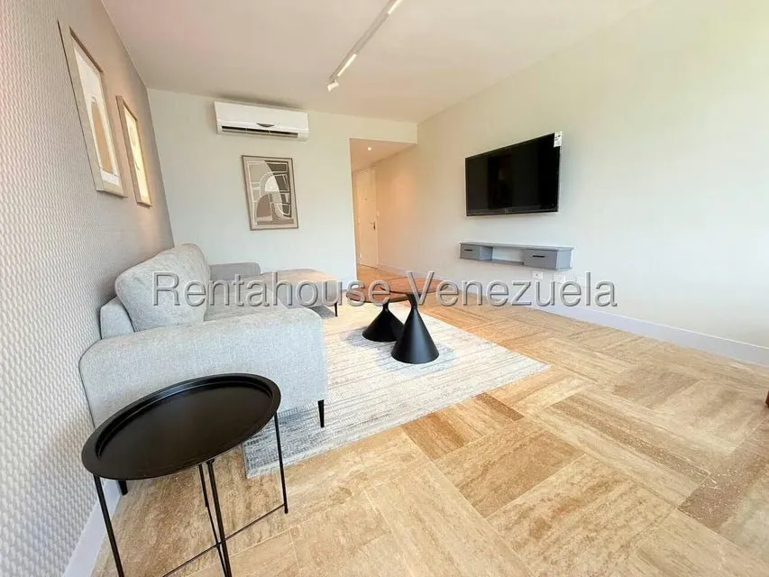 Apartamento (1 Nivel) en Alquiler en Lomas de Las Mercedes, Distrito Metropolitano - 5