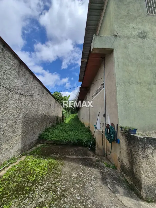 OPORTUNIDAD DE INVERSION TERRENO CON BIENHECHURIAS, PARA TERMINAR DE DESARROLLAR. URBANIZACION CALLE CERRADA EXCELENTE ZONA. - 17