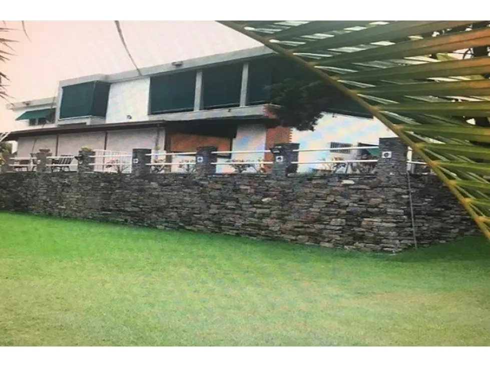 Se vende casa 900m2 Cumbres de Curumo 2589