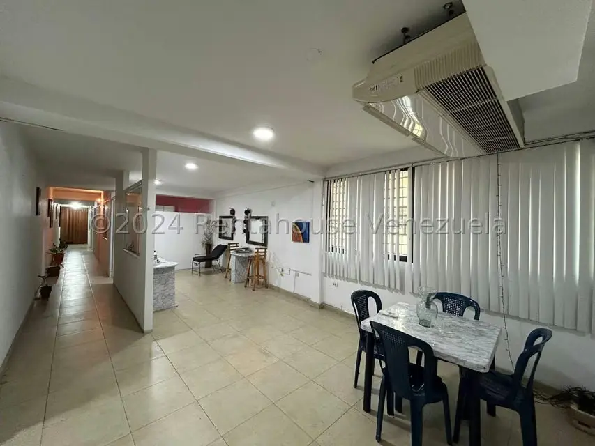 Edificio en Venta en Centro, Lara - 24