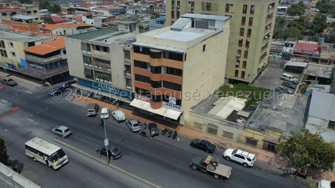 Edificio en Venta en Centro, Lara - 58