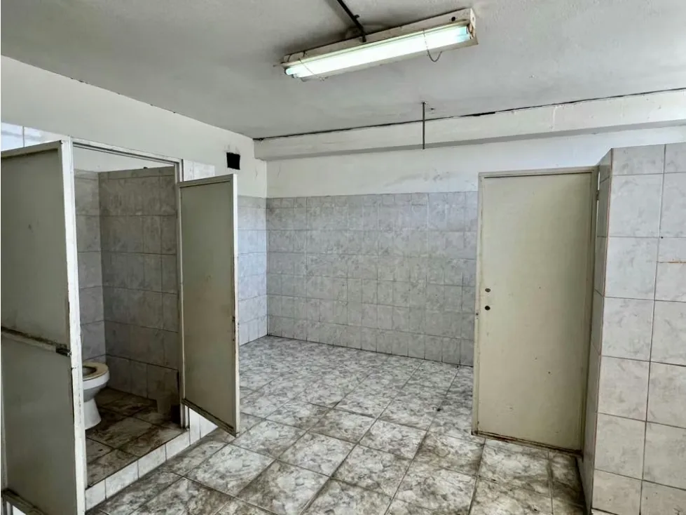 En Venta Galpon Edificio Industrial en San Martin. Libertador Caracas - 12
