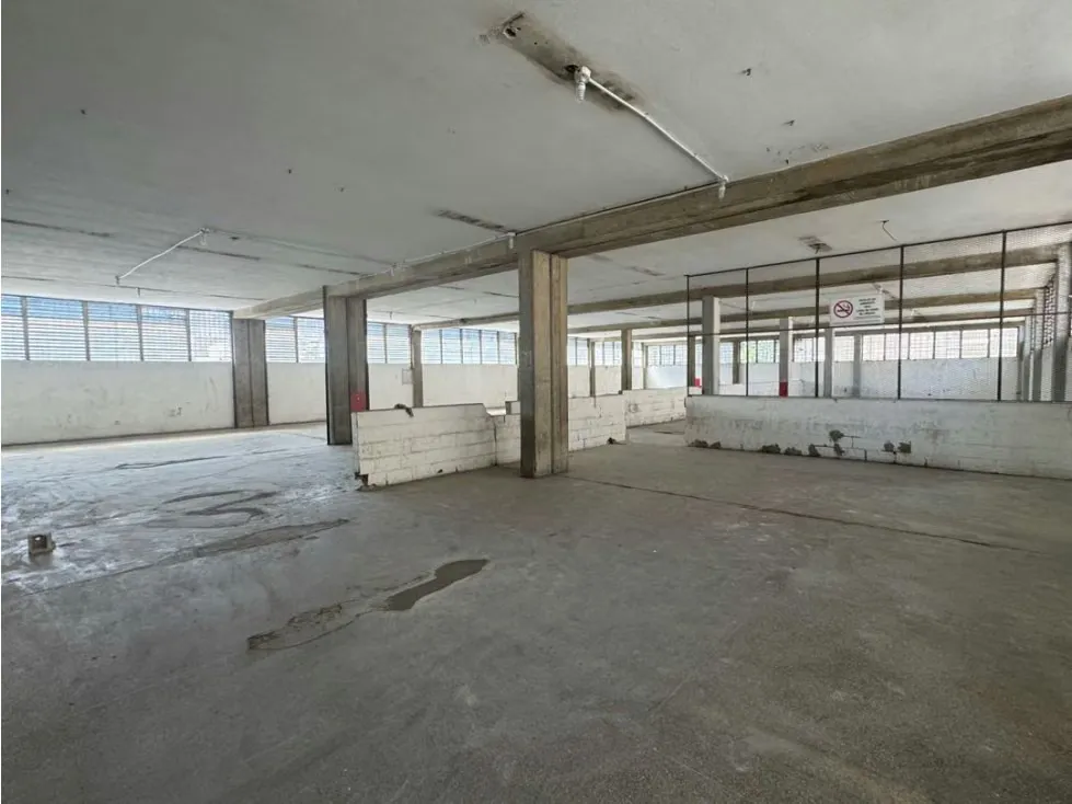 En Venta Galpon Edificio Industrial en San Martin. Libertador Caracas - 21