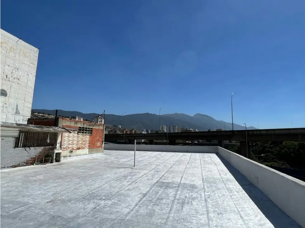 En Venta Galpon Edificio Industrial en San Martin. Libertador Caracas - 27