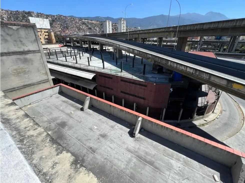 En Venta Galpon Edificio Industrial en San Martin. Libertador Caracas - 32