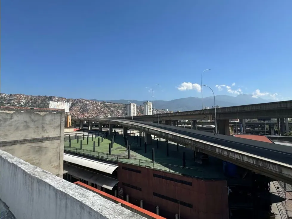 En Venta Galpon Edificio Industrial en San Martin. Libertador Caracas - 33