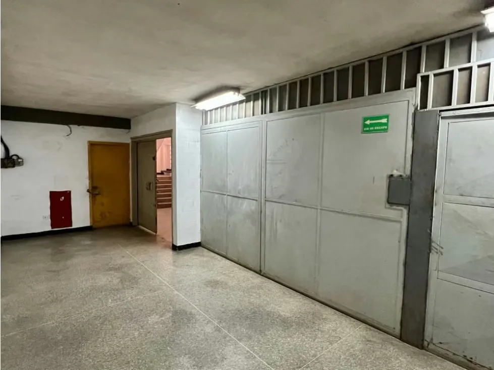 En Venta Galpon Edificio Industrial en San Martin. Libertador Caracas - 8