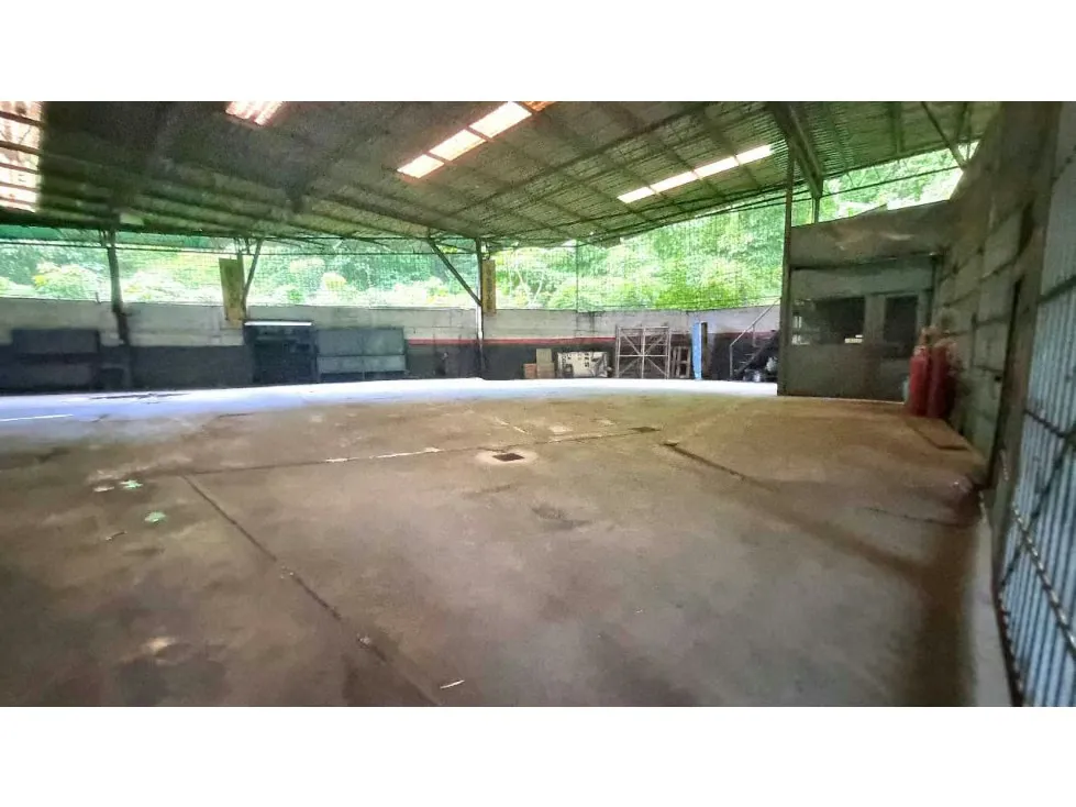 Alquilo galpon 1340m2 Mariches 7834 - 11