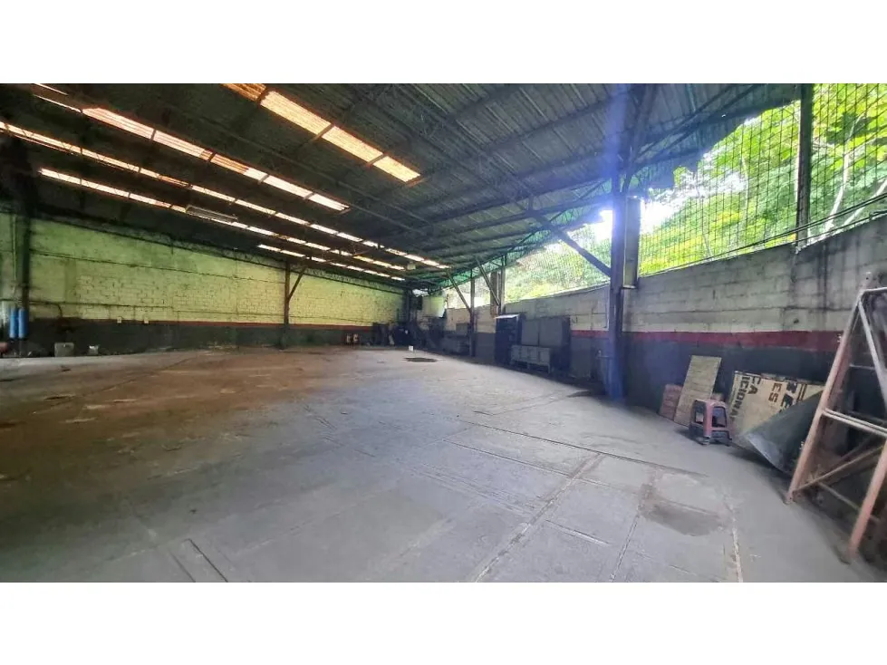 Alquilo galpon 1340m2 Mariches 7834 - 8