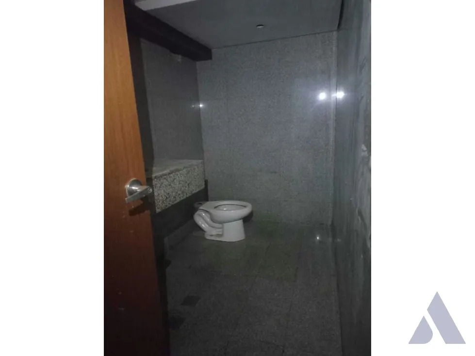 Se alquila Local 210m2 Altamira 4518 - 7