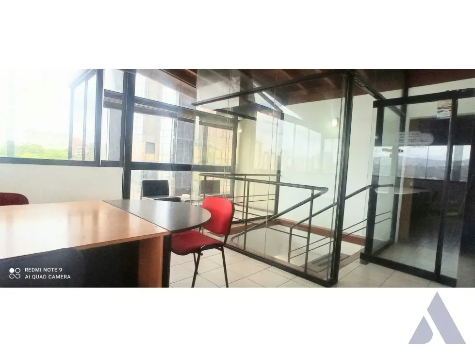 Alquilo oficina 160m2 Boleíta Sur 6039