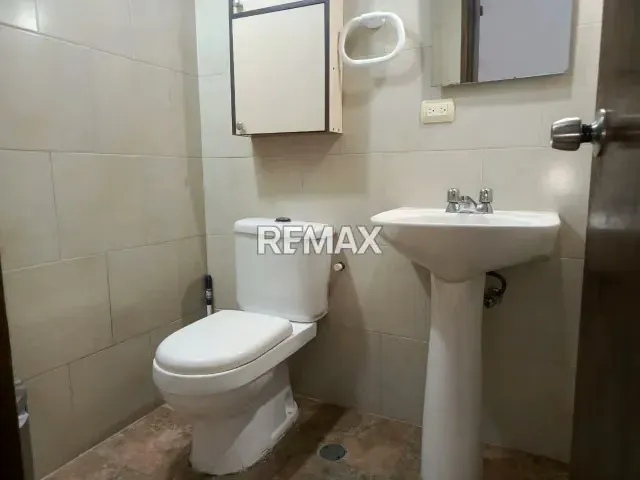 TH CON POTENCIAL, MODERNO CON EXCELENTE UBICACION EN UNA DE LAS MEJORES ZONAS DE LA ISLA DE MARGARITA 123M2 - 4