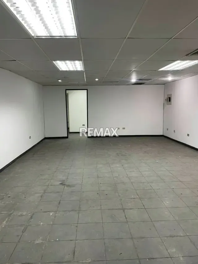 En Venta Local Comercial en el C.C. Paseo las Industrias. (al lado de la Alcaldía de Valencia) - 10
