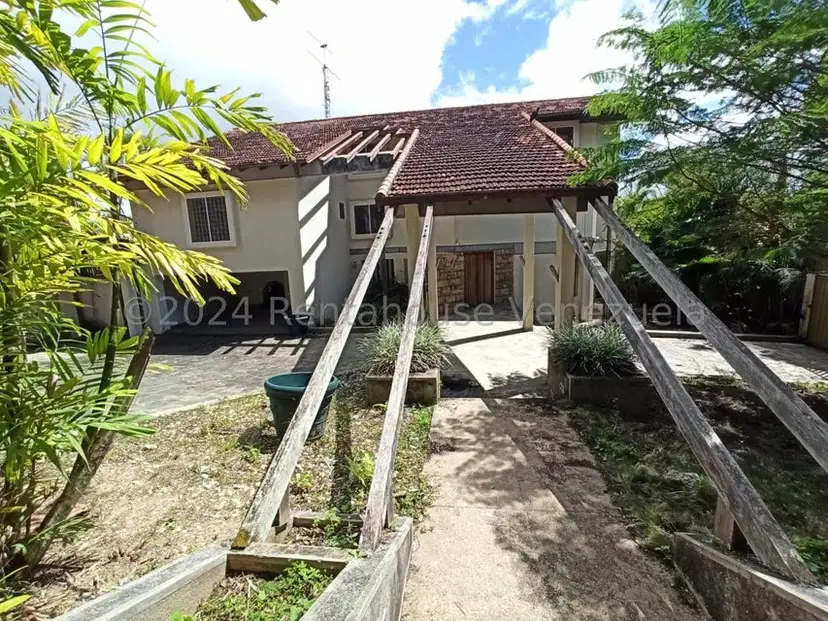 Casa (Multipes Niveles) en Venta en Oripoto, Distrito Metropolitano