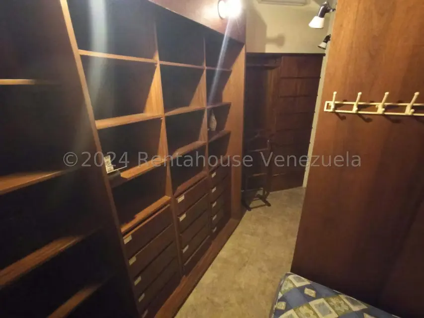 Casa (Multipes Niveles) en Venta en Oripoto, Distrito Metropolitano - 12