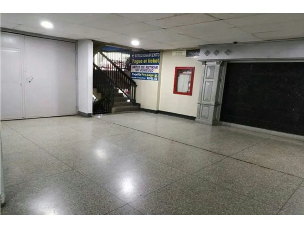 Se Alquila Local de 372 m2 en Centro Comercial Los Chaguaramos - 4