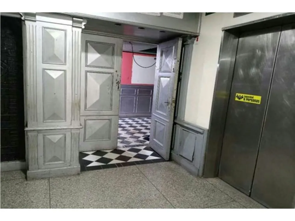 Se Alquila Local de 372 m2 en Centro Comercial Los Chaguaramos - 5