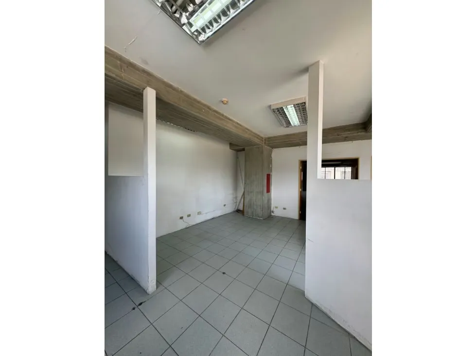 PISO INDUSTRIAL EN ALQUILER 375 M2- URB. BOLEITA - 7