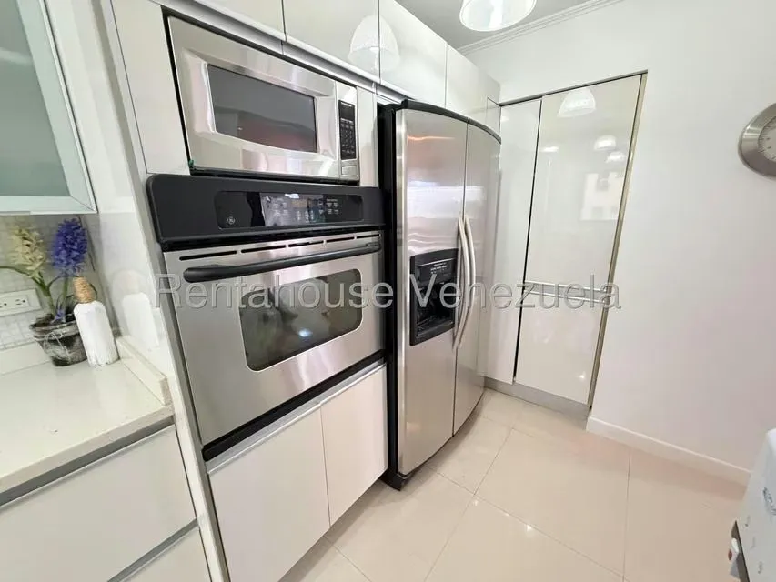 Apartamento (1 Nivel) en Alquiler en Los Naranjos del Cafetal, Distrito Metropolitano - 11
