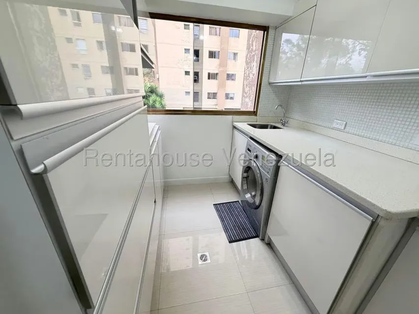 Apartamento (1 Nivel) en Alquiler en Los Naranjos del Cafetal, Distrito Metropolitano - 12
