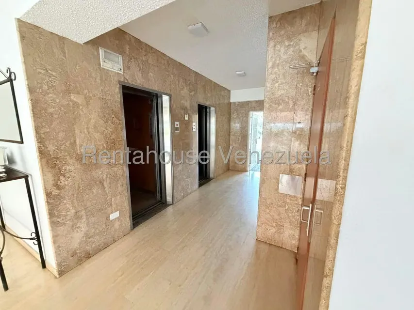 Apartamento (1 Nivel) en Alquiler en Los Naranjos del Cafetal, Distrito Metropolitano - 27