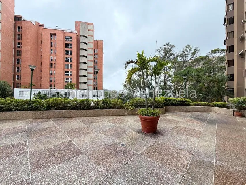 Apartamento (1 Nivel) en Alquiler en Los Naranjos del Cafetal, Distrito Metropolitano - 30