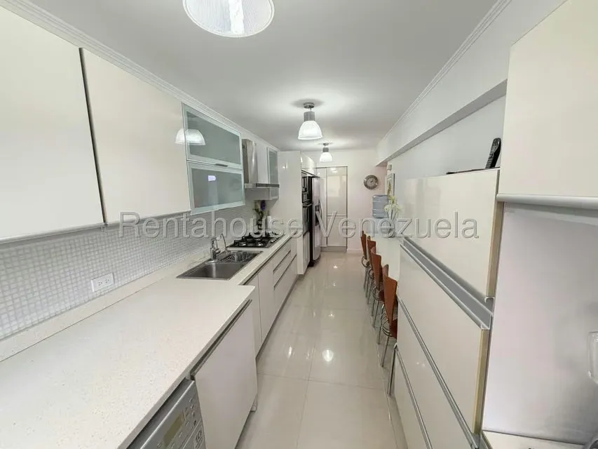 Apartamento (1 Nivel) en Alquiler en Los Naranjos del Cafetal, Distrito Metropolitano - 9