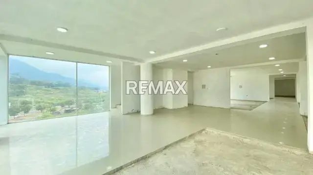 EN VENTA LOCAL 43MTR, EN EL CENTRO COMERCIAL SAN IGNACIO