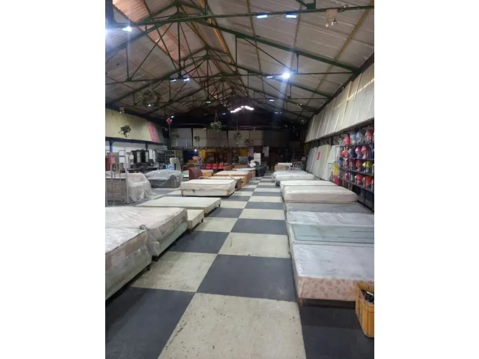 Local en venta o alquiler 1050m², Avenida Lecuna esquina Velasqu - 2
