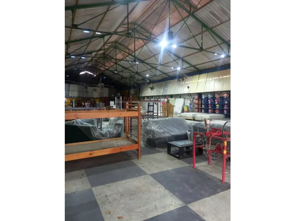 Local en venta o alquiler 1050m², Avenida Lecuna esquina Velasqu - 3