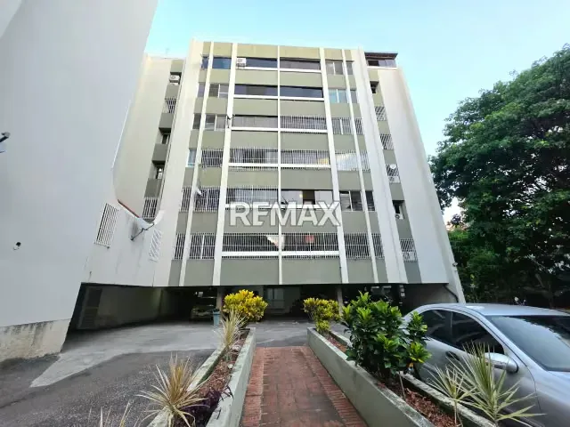 Apartamento en Venta los Samanes baja densidad