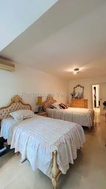 Casa (1 Nivel) en Venta en Lomas de Chuao, Distrito Metropolitano - 30