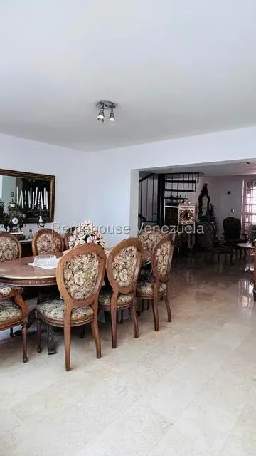 Casa (1 Nivel) en Venta en Lomas de Chuao, Distrito Metropolitano - 4