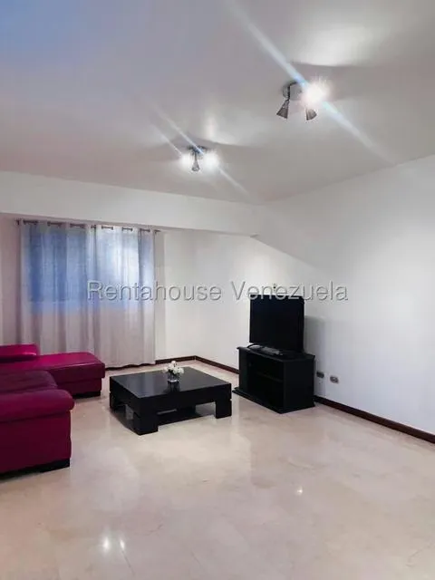 Casa (1 Nivel) en Venta en Lomas de Chuao, Distrito Metropolitano - 36