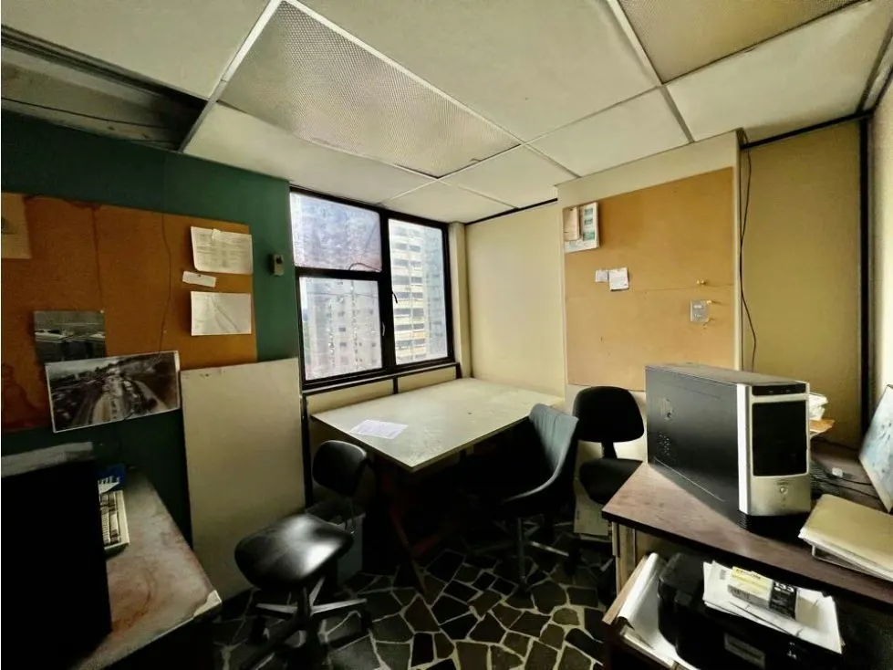 Se vende oficina 240m2 4B La Carlota - 11