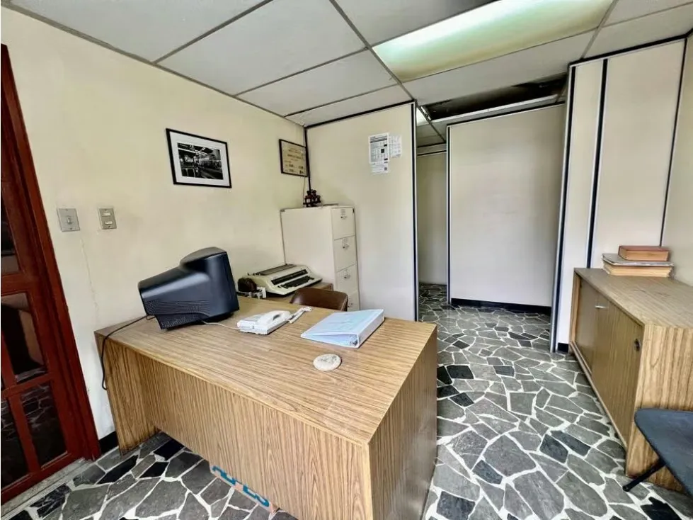 Se vende oficina 240m2 4B La Carlota - 3