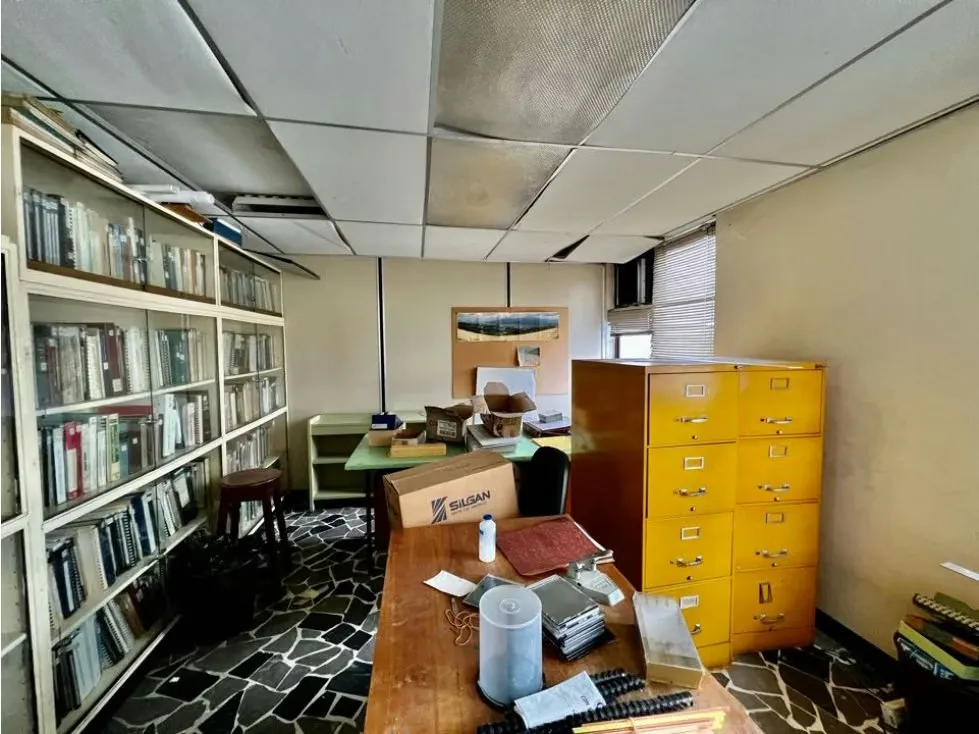 Se vende oficina 240m2 4B La Carlota - 8