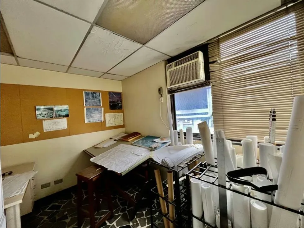 Se vende oficina 240m2 4B La Carlota - 9