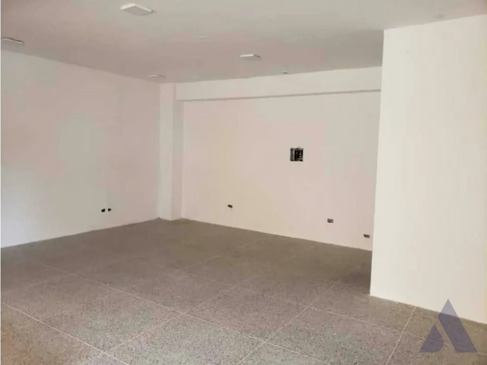 En venta local 70m2 Catia la Mar 8732 - 4